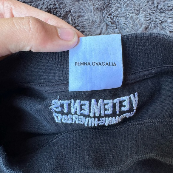 VETEMENTS SS2017 RUNWAY SHIRT - Picture 4 of 7